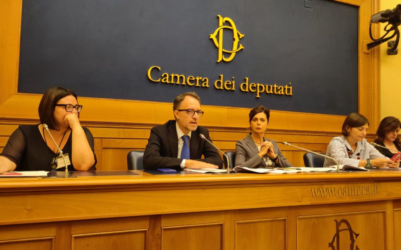 La Prof.ssa Annoni in conferenza stampa
