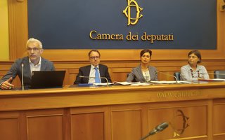 Il Prof. Mariniello in conferenza stampa